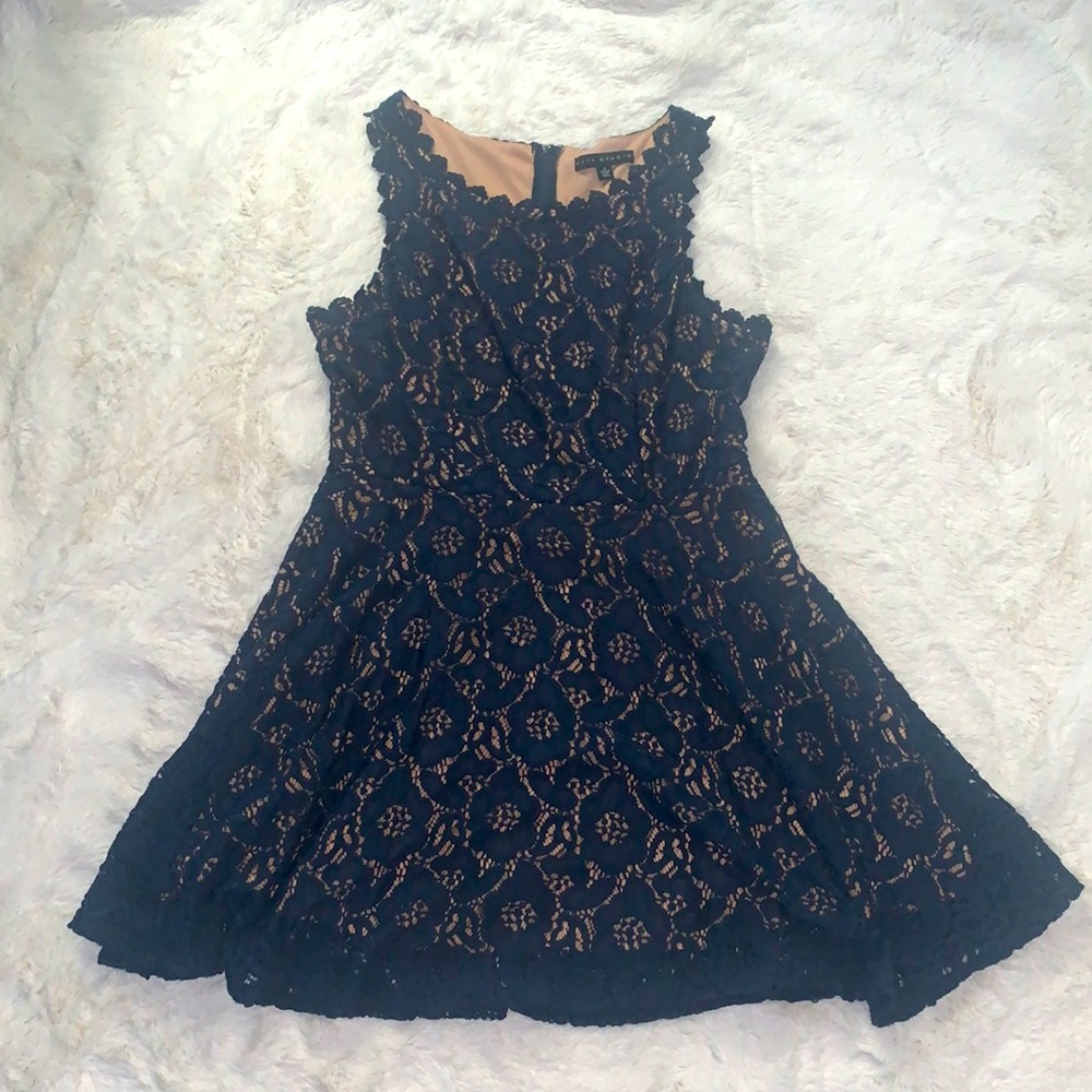 Lacey, navy blue floral dress!